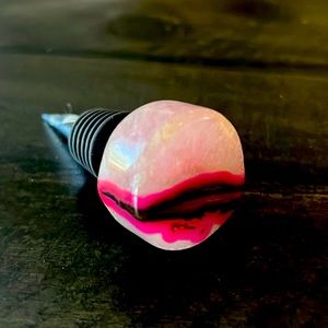 NWT - Quartz wine bottle stopper